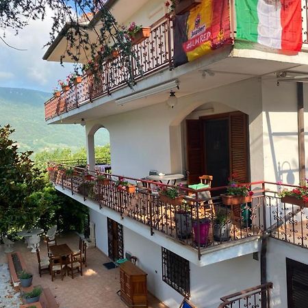 B&B Rox E Claudia Lugnola Luaran gambar